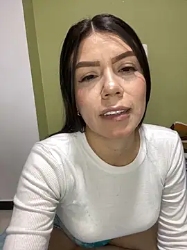 Snapshot of martina_contreras chatting on March 2025 05:08:01 AM martina contreras online show from March 2025 05:08:01 AM