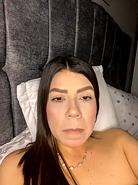 Snapshot of martina_contreras chatting on December 2025 09:07:01 AM martina contreras online show from December 2025 09:07:01 AM