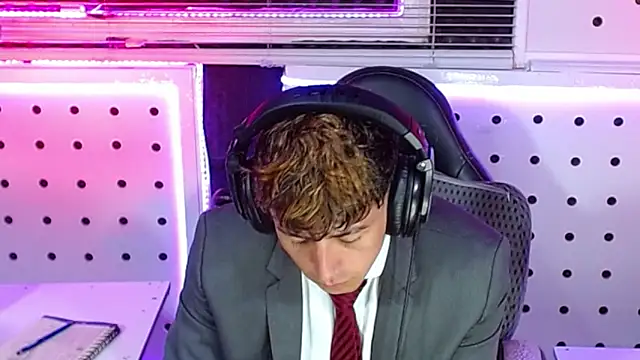 Darko0717 online show from September 2025 11:46:02 AM