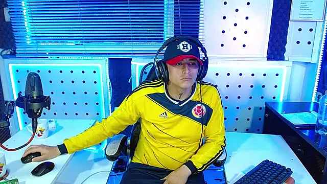 Darko0717 online show from November 2025 12:32:01 AM