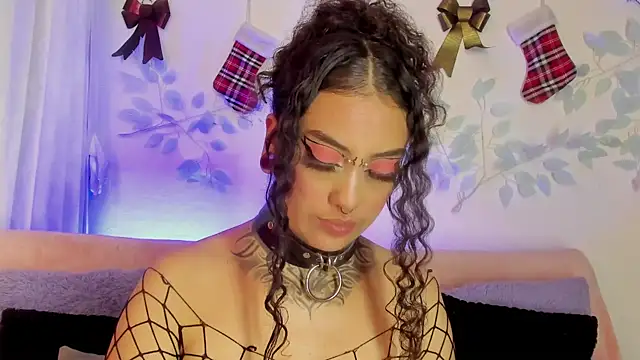 Snapshot of Cata_green chatting on December 2024 11:28:02 PM Cata green online show from December 2024 11:28:02 PM