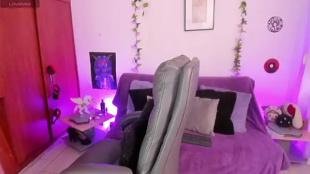 Snapshot of Cata_green chatting on November 2025 07:57:02 PM Cata green online show from November 2025 07:57:02 PM