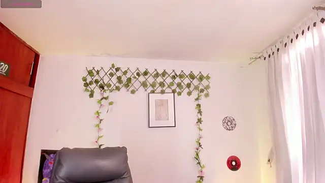 Snapshot of Cata_green chatting on November 2025 08:08:02 PM Cata green online show from November 2025 08:08:02 PM