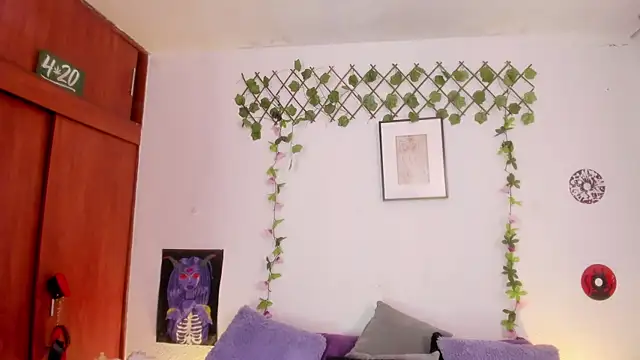 Snapshot of Cata_green chatting on November 2025 08:09:01 PM Cata green online show from November 2025 08:09:01 PM