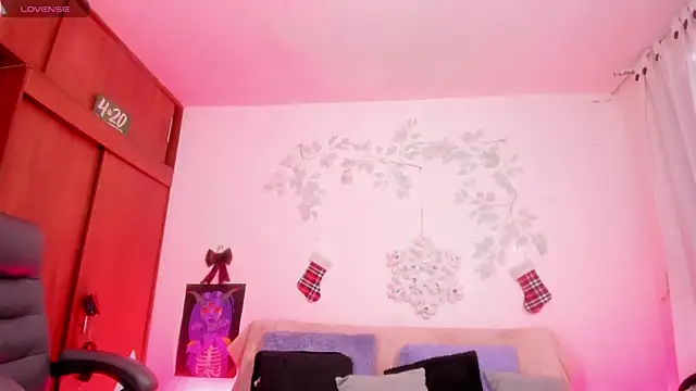 Snapshot of Cata_green chatting on December 2025 07:44:01 PM Cata green online show from December 2025 07:44:01 PM