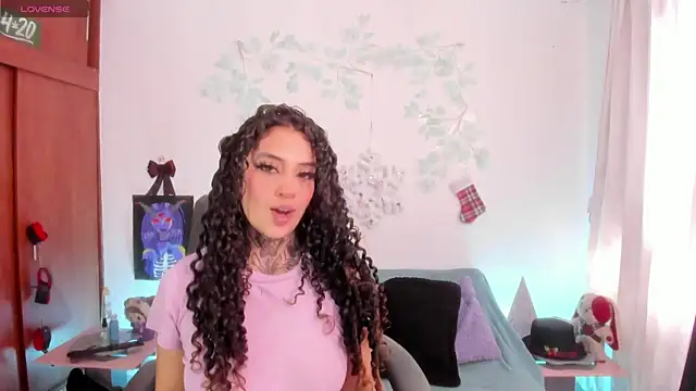 Snapshot of Cata_green chatting on December 2025 02:11:01 PM Cata green online show from December 2025 02:11:01 PM