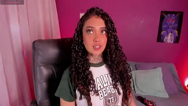 Snapshot of Cata_green chatting on April 2026 07:11:01 PM Cata green online show from April 2026 07:11:01 PM