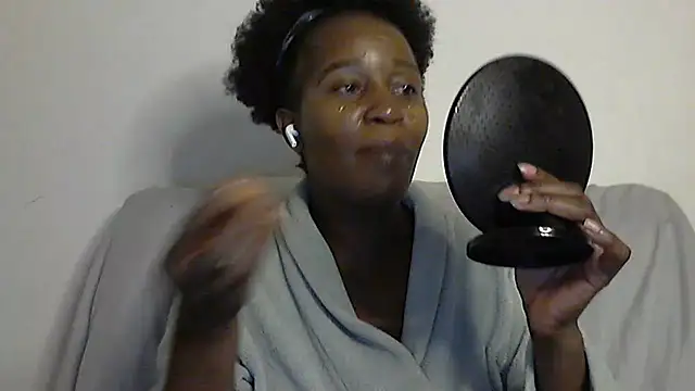 Snapshot of sluttylaura21 chatting on March 2025 05:27:01 PM sluttylaura21 online show from March 2025 05:27:01 PM