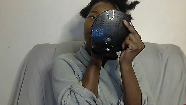 Snapshot of sluttylaura21 chatting on March 2025 01:32:01 AM sluttylaura21 online show from March 2025 01:32:01 AM