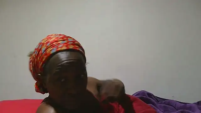 Snapshot of sluttylaura21 chatting on September 2025 04:23:02 AM sluttylaura21 online show from September 2025 04:23:02 AM