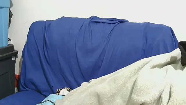 Snapshot of sluttylaura21 chatting on November 2025 04:40:01 PM sluttylaura21 online show from November 2025 04:40:01 PM