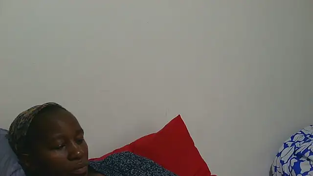 Snapshot of sluttylaura21 chatting on December 2025 06:01:02 AM sluttylaura21 online show from December 2025 06:01:02 AM