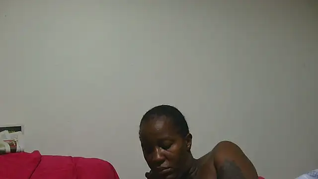 Snapshot of sluttylaura21 chatting on February 2026 04:22:02 AM sluttylaura21 online show from February 2026 04:22:02 AM