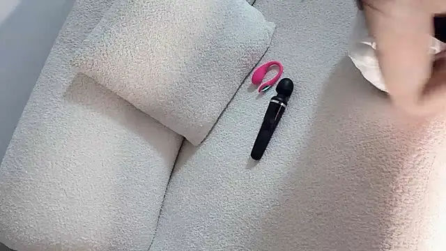 Serena-AU online show from September 2025 02:17:01 PM