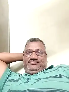 StarPacifist6 online show from December 2025 04:13:02 PM