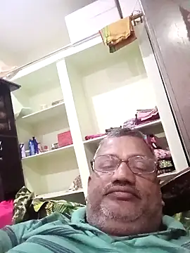 StarPacifist6 online show from December 2025 02:12:02 PM