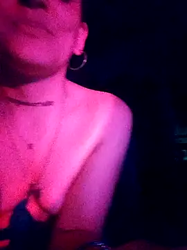 Snapshot of estefyzapata chatting on February 2026 03:43:01 AM estefyzapata online show from February 2026 03:43:01 AM