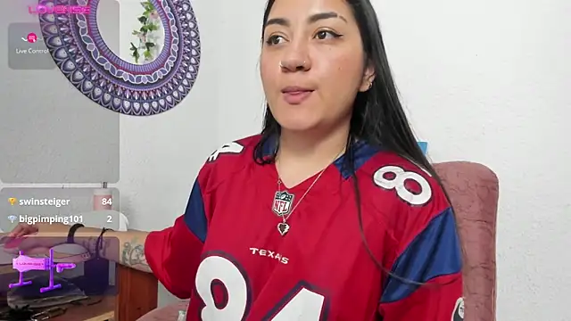 Snapshot of Hanna_moore1 chatting on January 2025 07:07:02 PM Hanna moore1 online show from January 2025 07:07:02 PM