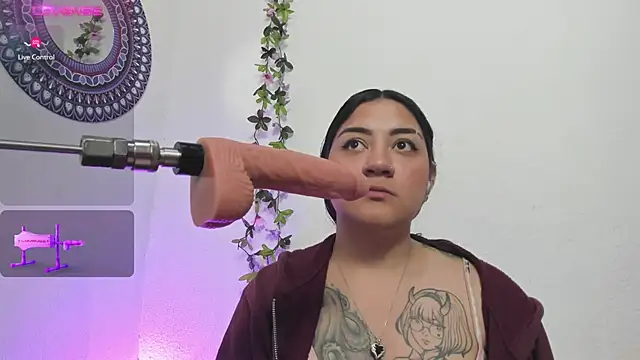 Snapshot of Hanna_moore1 chatting on February 2025 10:00:02 PM Hanna moore1 online show from February 2025 10:00:02 PM