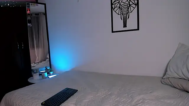 emilybae  online show from October 2025 12:47:02 AM