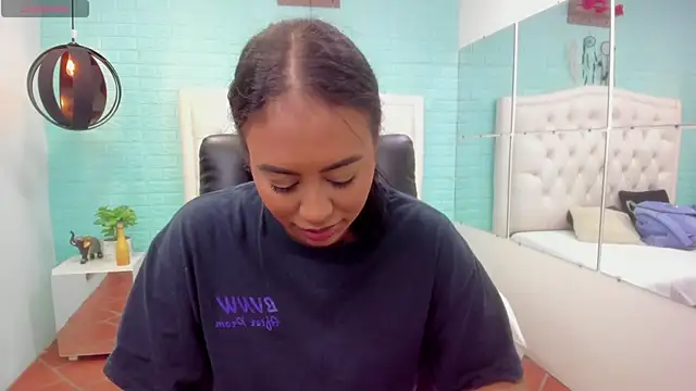 tracycum online show from February 2025 05:07:01 PM