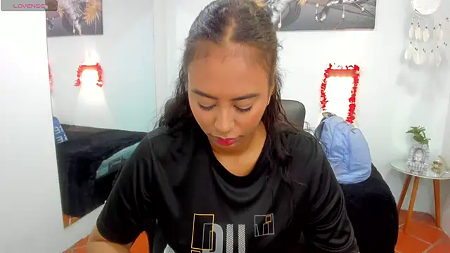 tracycum online show from February 2025 07:36:01 PM