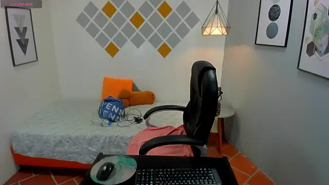 tracycum online show from March 2025 05:15:01 PM