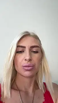 Snapshot of Mia_Roxie chatting on March 2026 05:44:01 AM Mia Roxie online show from March 2026 05:44:01 AM