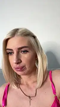 Snapshot of Mia_Roxie chatting on March 2026 03:00:02 AM Mia Roxie online show from March 2026 03:00:02 AM