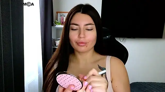 Snapshot of gracedorce chatting on April 2026 01:27:01 AM gracedorce online show from April 2026 01:27:01 AM