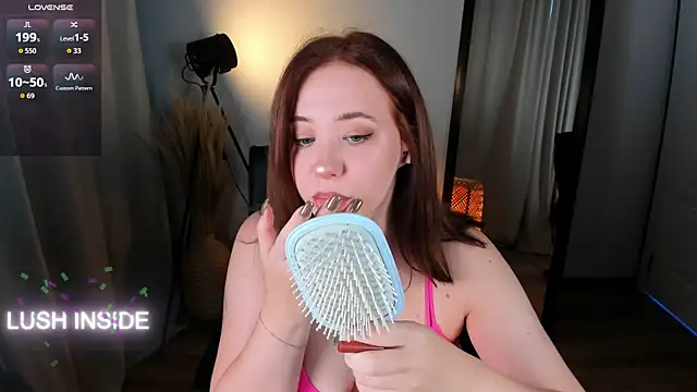 Snapshot of Pretty_Alison chatting on October 2025 01:53:02 PM Pretty Alison online show from October 2025 01:53:02 PM