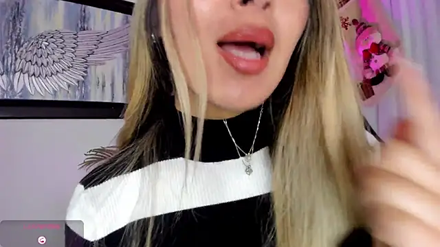 brianahill  online show from November 2025 07:12:01 PM