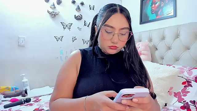 Snapshot of NayaWayne chatting on March 2026 05:27:01 PM NayaWayne online show from March 2026 05:27:01 PM