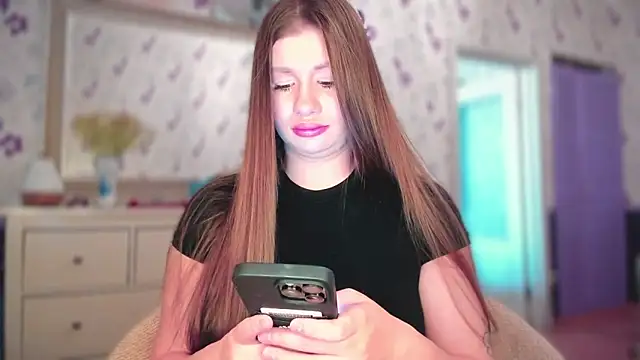 Snapshot of JuicyHelenX chatting on September 2025 11:24:01 AM JuicyHelenX online show from September 2025 11:24:01 AM