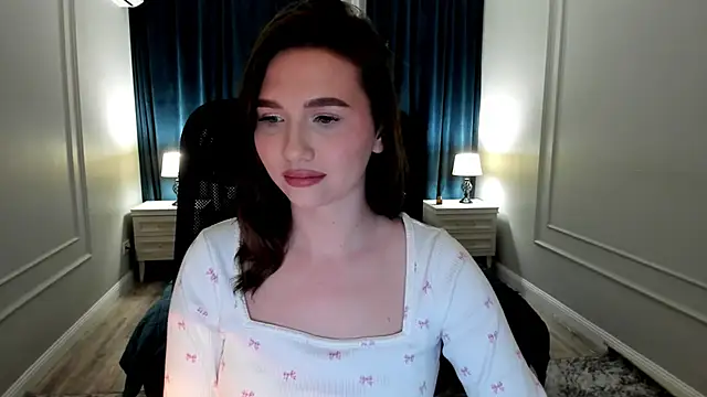 Snapshot of GracefulLook chatting on February 2025 04:08:01 PM GracefulLook online show from February 2025 04:08:01 PM