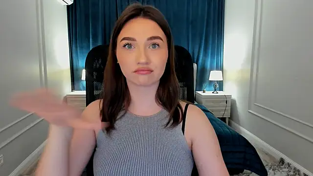 Snapshot of GracefulLook chatting on February 2025 07:39:01 PM GracefulLook online show from February 2025 07:39:01 PM