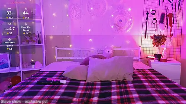 Snapshot of ServantBrook chatting on February 2025 04:46:01 AM ServantBrook online show from February 2025 04:46:01 AM