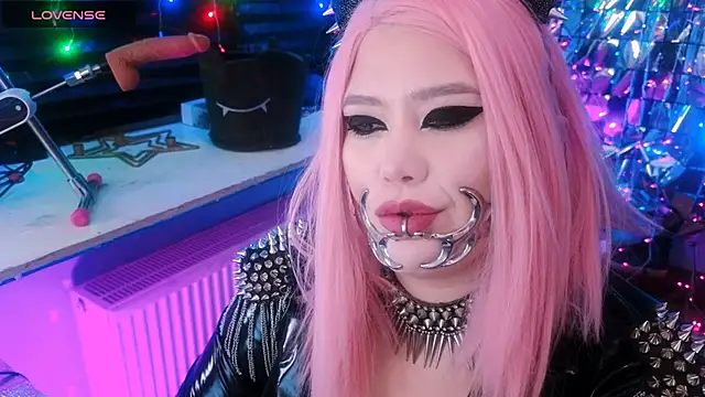 wickedxqueen online show from February 2025 05:29:01 AM