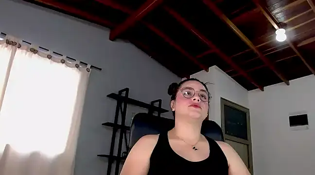 Snapshot of maela1 chatting on January 2025 06:56:02 PM maela1 online show from January 2025 06:56:02 PM