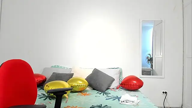 Snapshot of Estrella_Duran chatting on March 2025 07:15:01 PM Estrella Duran online show from March 2025 07:15:01 PM