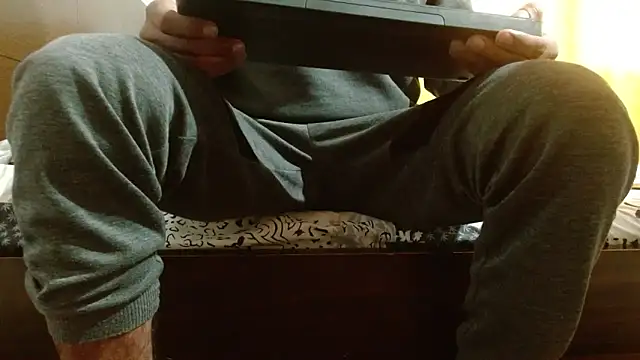 Snapshot of JohanyLatino chatting on March 2026 11:36:01 AM JohanyLatino online show from March 2026 11:36:01 AM