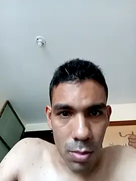 Snapshot of JohanyLatino chatting on April 2026 01:20:01 PM JohanyLatino online show from April 2026 01:20:01 PM