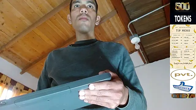 Snapshot of JohanyLatino chatting on April 2026 09:06:02 PM JohanyLatino online show from April 2026 09:06:02 PM