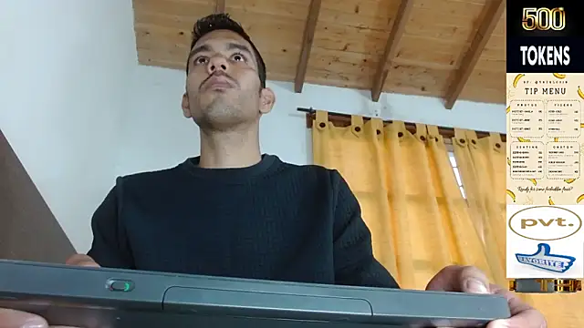 Snapshot of JohanyLatino chatting on April 2026 10:11:01 PM JohanyLatino online show from April 2026 10:11:01 PM