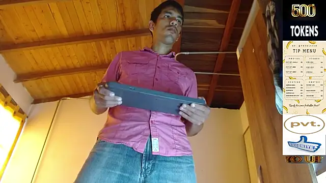 JohanyLatino online show from May 2026 09:01:02 PM