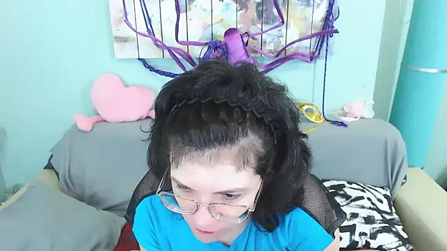 EverlyRays online show from December 2024 05:04:01 AM