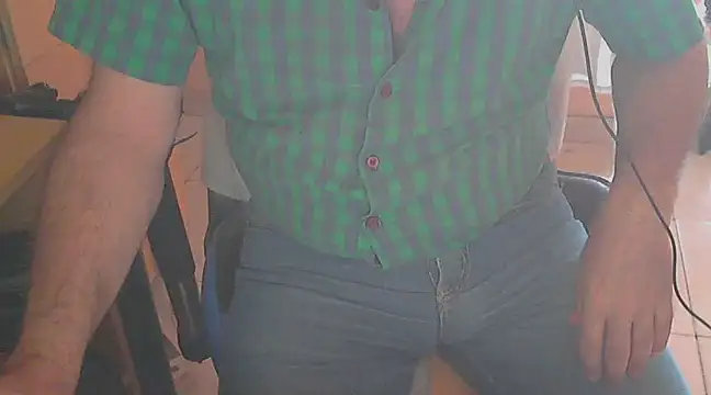 Snapshot of angelgarcia269 chatting on February 2025 06:47:02 PM angelgarcia269 online show from February 2025 06:47:02 PM