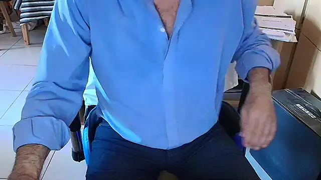 Snapshot of angelgarcia269 chatting on October 2025 08:43:01 PM angelgarcia269 online show from October 2025 08:43:01 PM