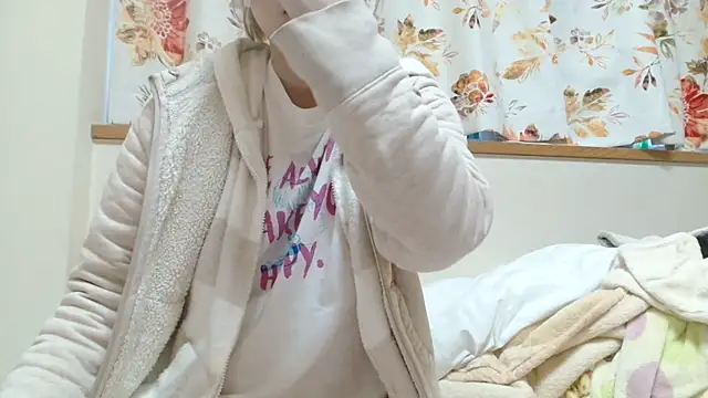 Snapshot of liliyRiSAcha-n chatting on December 2024 05:51:01 AM liliyRiSAcha-n online show from December 2024 05:51:01 AM