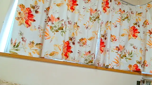 Snapshot of liliyRiSAcha-n chatting on March 2026 07:05:01 AM liliyRiSAcha-n online show from March 2026 07:05:01 AM